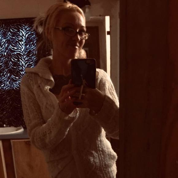 Meet your Posher, Kellie - Picture 1 of 1